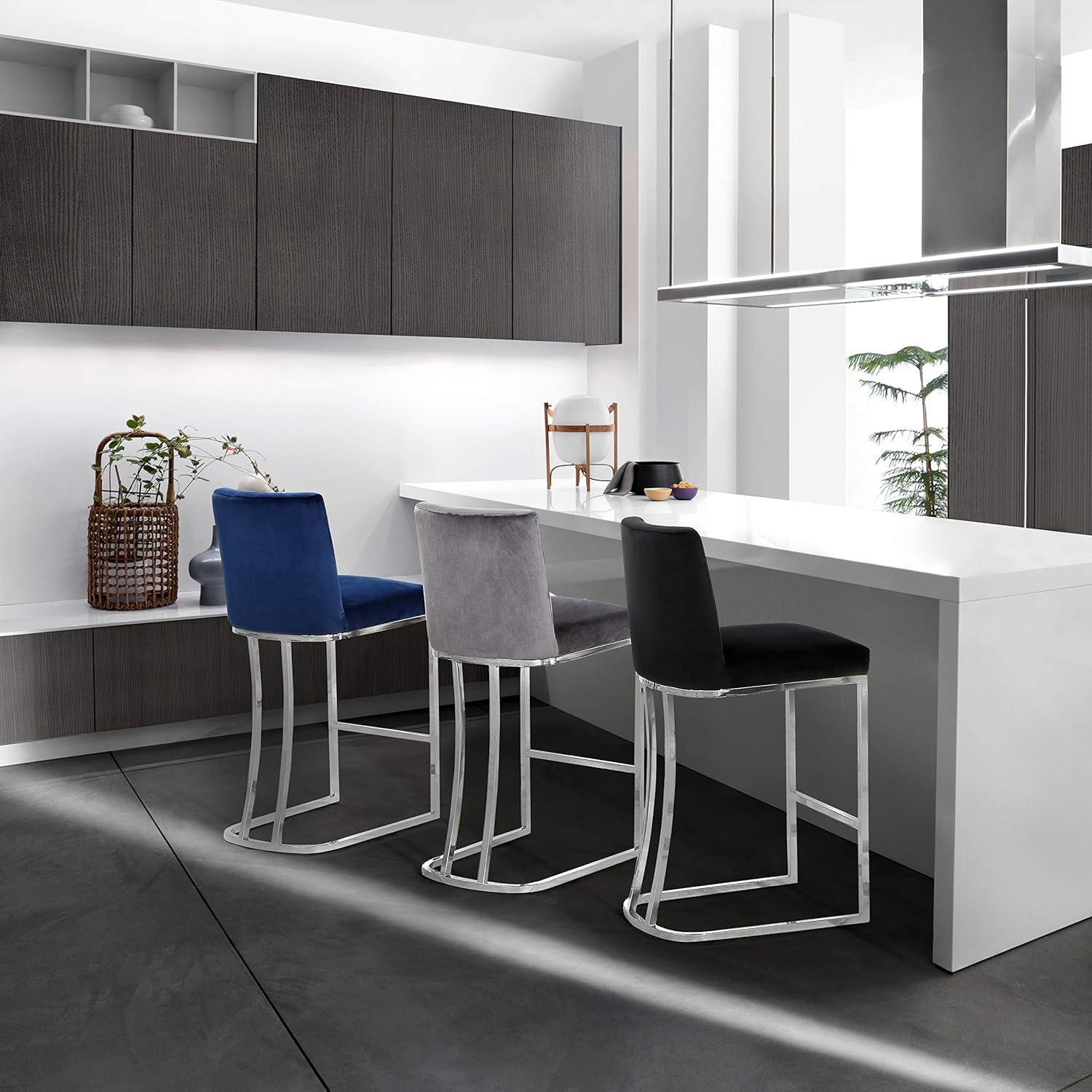 Meridian Furniture Heidi Collection Modern | Contemporary Velvet Upholstered Counter Stool with Polished Gold Metal Legs, 16" W x 19.5" D x 36.5" H, Black